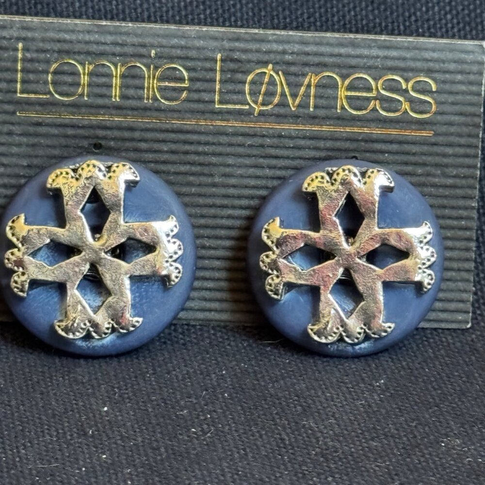 LONNIE LOVNESS Vintage Blue Clip-On Earrings Silver-Tone Snowflake Design